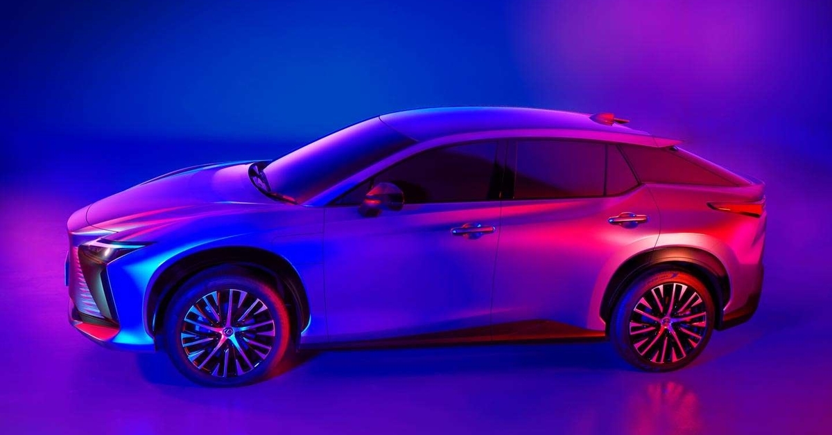Lexus เผยโฉม Lexus RZ 450e EV รถ SUV ไฟฟ้าที่เตรียมจะเปิดตัว 20 เมษายนนี้